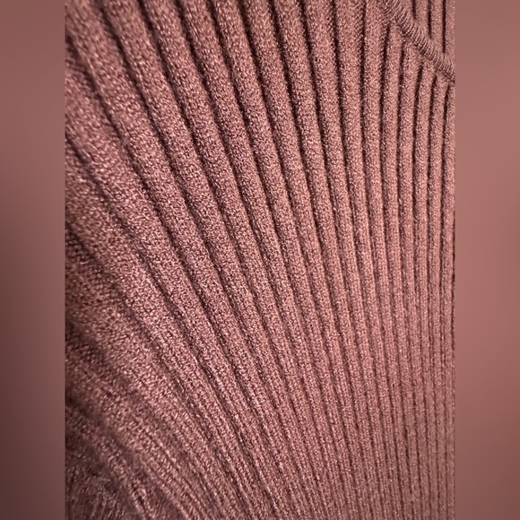 Elegant Brown Ribbed Women's Top - Picture 9 of 10